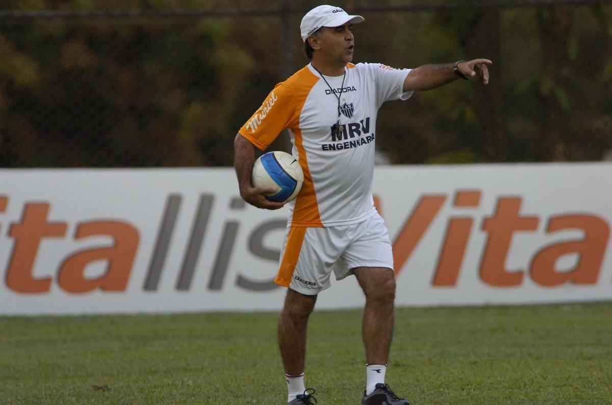 Confira imagens de Marcelo Oliveira em suas vrias passagens como tcnico do Atltico