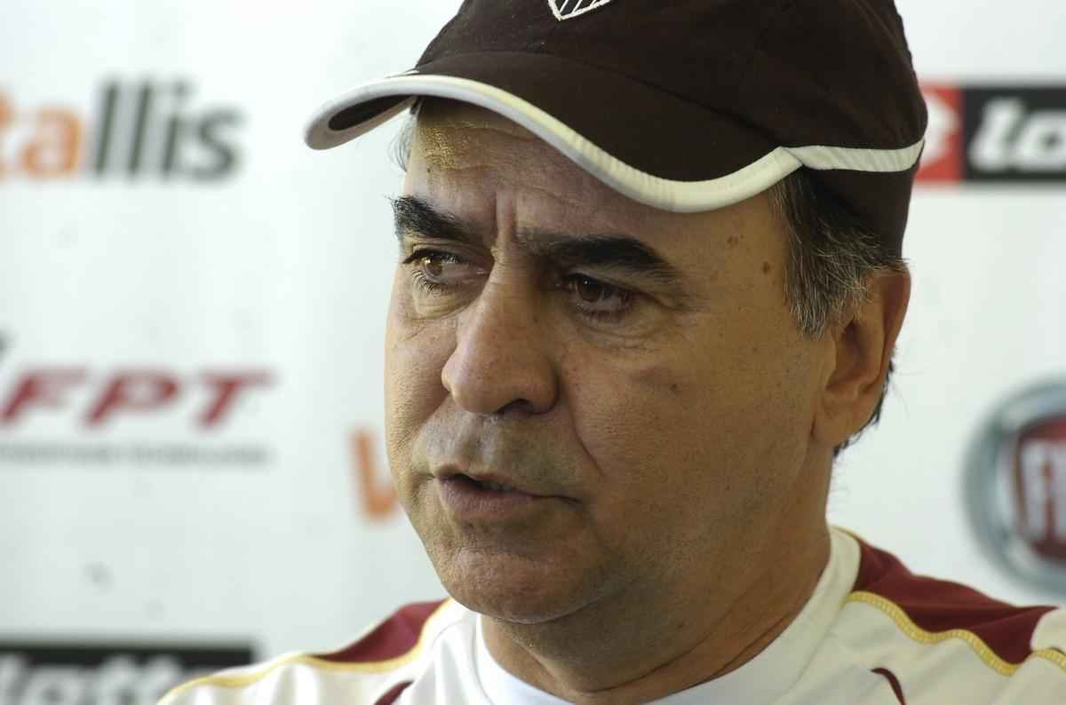Confira imagens de Marcelo Oliveira em suas vrias passagens como tcnico do Atltico