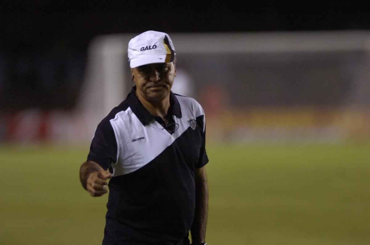Confira imagens de Marcelo Oliveira em suas vrias passagens como tcnico do Atltico