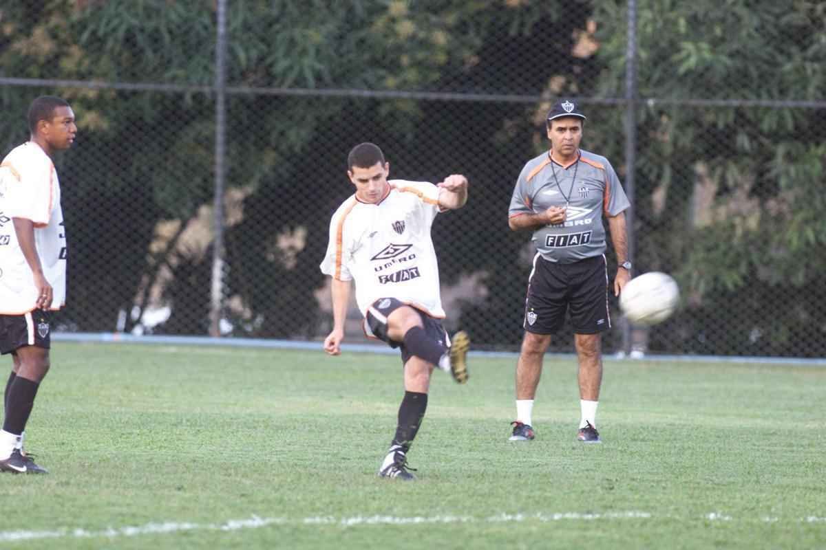 Confira imagens de Marcelo Oliveira em suas vrias passagens como tcnico do Atltico