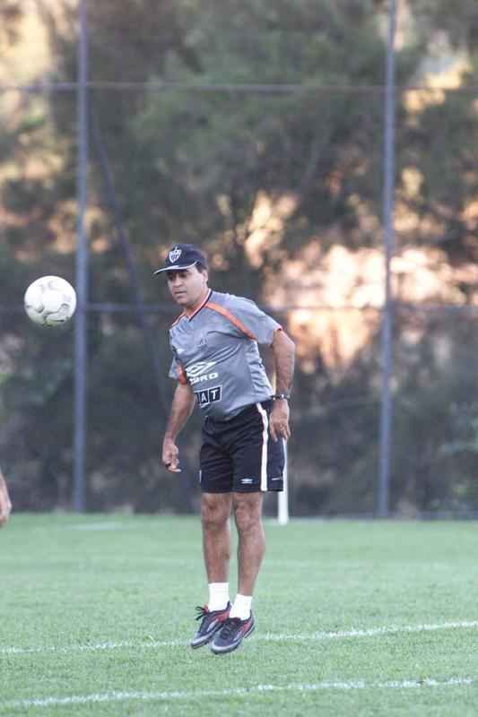 Confira imagens de Marcelo Oliveira em suas vrias passagens como tcnico do Atltico