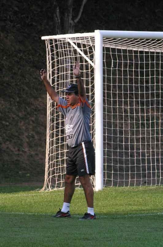 Confira imagens de Marcelo Oliveira em suas vrias passagens como tcnico do Atltico