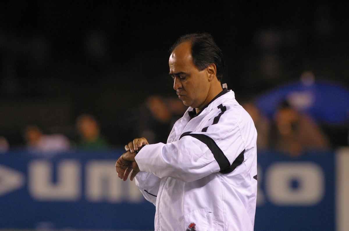 Confira imagens de Marcelo Oliveira em suas vrias passagens como tcnico do Atltico