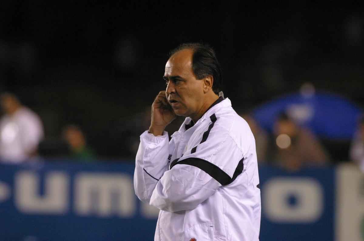Confira imagens de Marcelo Oliveira em suas vrias passagens como tcnico do Atltico