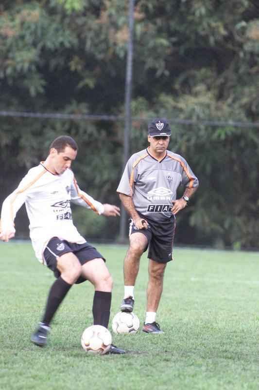 Confira imagens de Marcelo Oliveira em suas vrias passagens como tcnico do Atltico