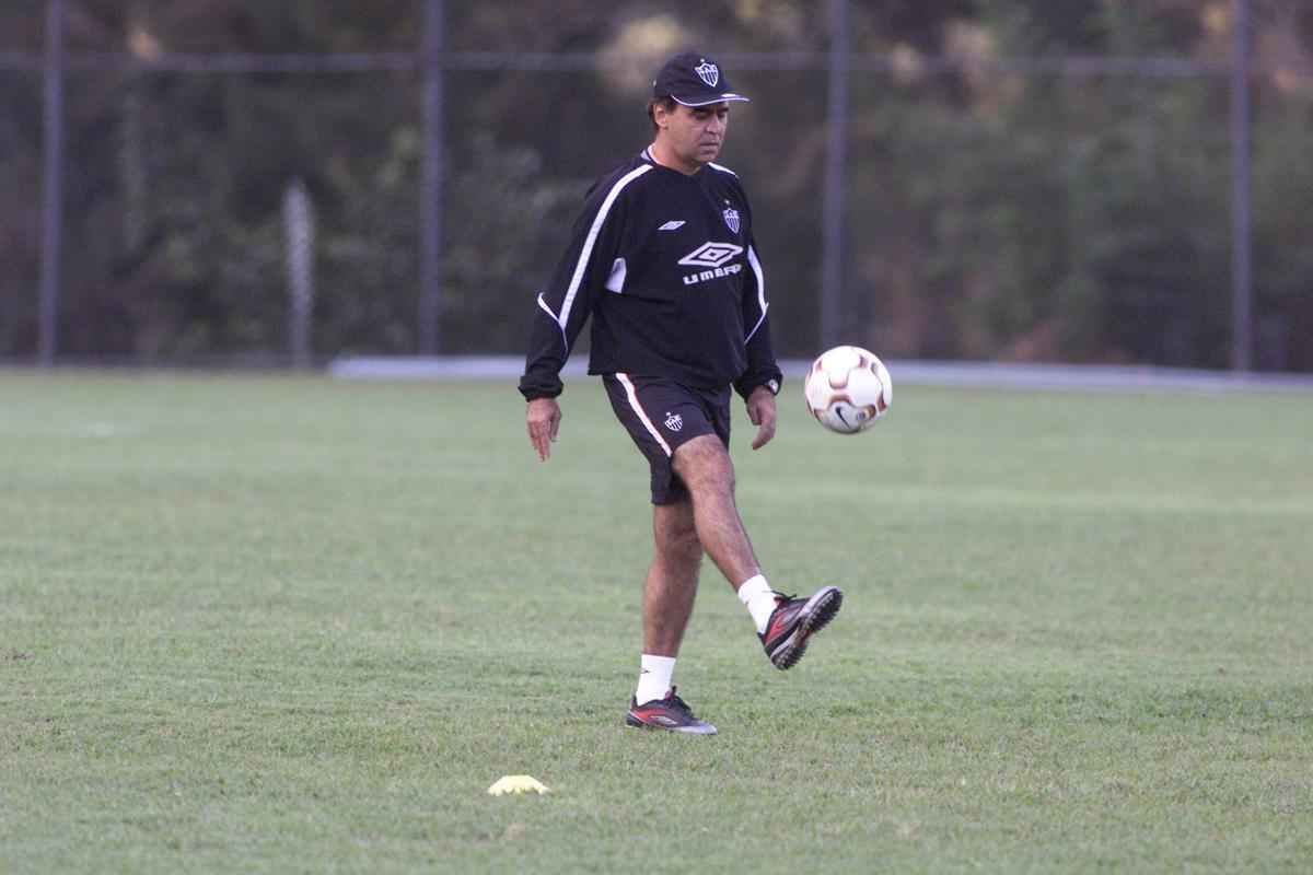 Confira imagens de Marcelo Oliveira em suas vrias passagens como tcnico do Atltico