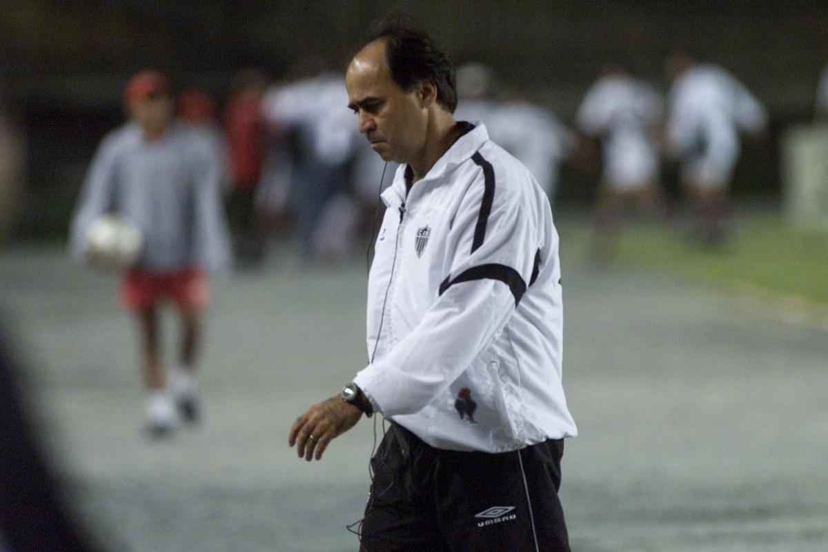 Confira imagens de Marcelo Oliveira em suas vrias passagens como tcnico do Atltico