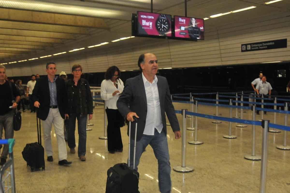 Substituto de Diego Aguirre, Marcelo Oliveira embarca com o Galo para jogo em Curitiba