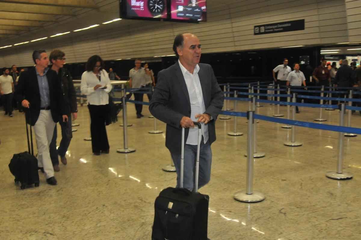 Substituto de Diego Aguirre, Marcelo Oliveira embarca com o Galo para jogo em Curitiba