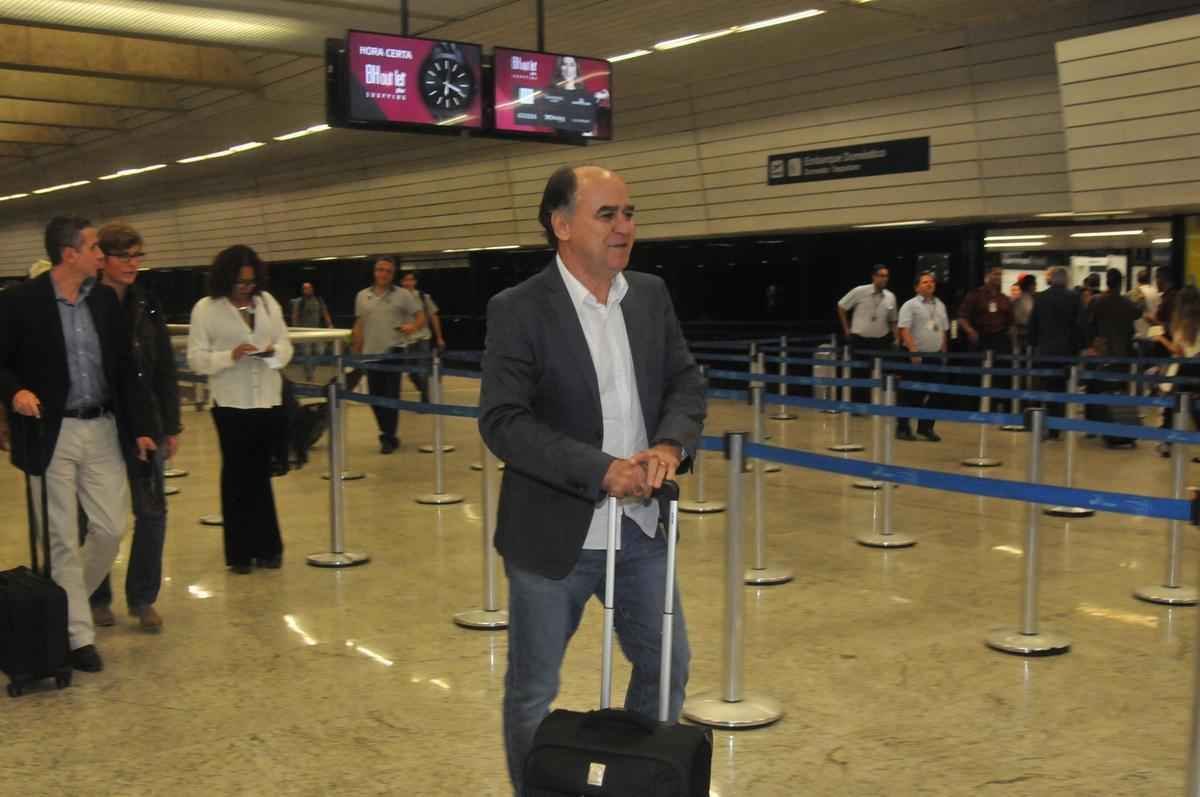 Substituto de Diego Aguirre, Marcelo Oliveira embarca com o Galo para jogo em Curitiba