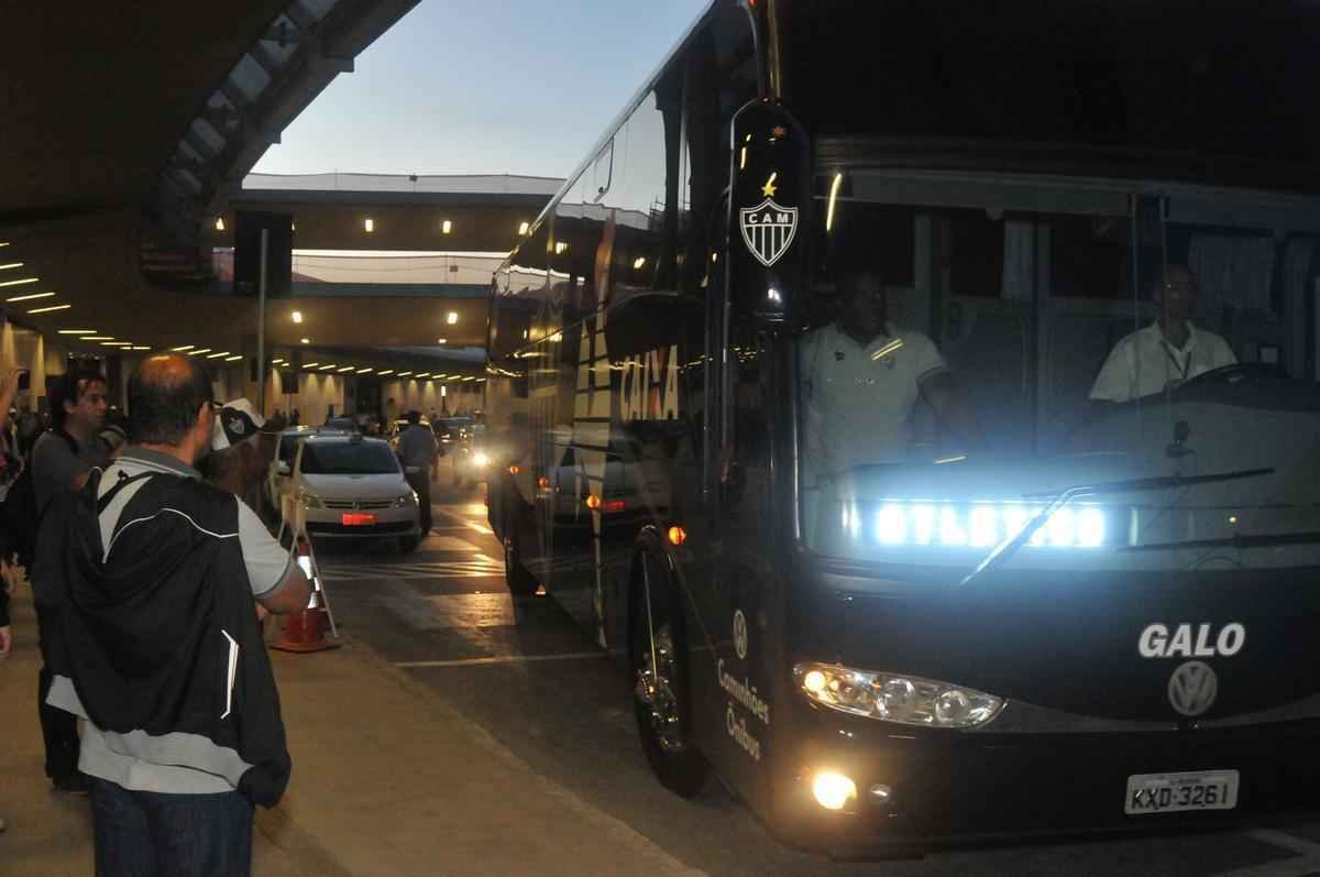 Substituto de Diego Aguirre, Marcelo Oliveira embarca com o Galo para jogo em Curitiba