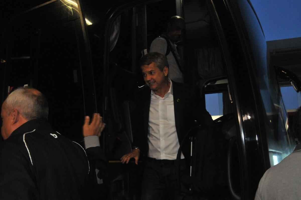 Substituto de Diego Aguirre, Marcelo Oliveira embarca com o Galo para jogo em Curitiba