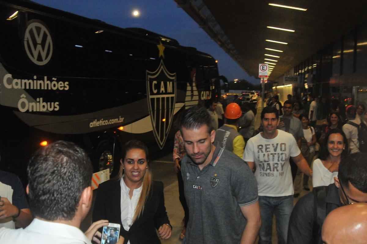 Substituto de Diego Aguirre, Marcelo Oliveira embarca com o Galo para jogo em Curitiba