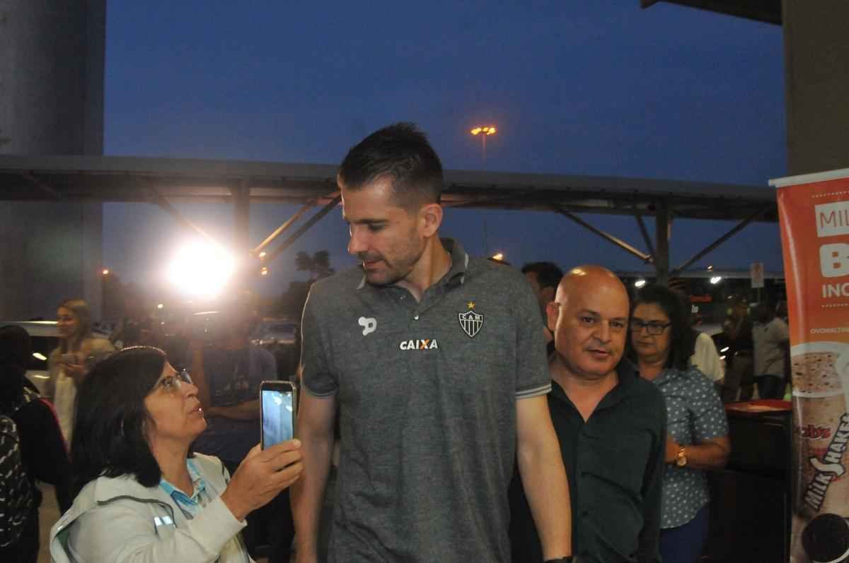 Substituto de Diego Aguirre, Marcelo Oliveira embarca com o Galo para jogo em Curitiba