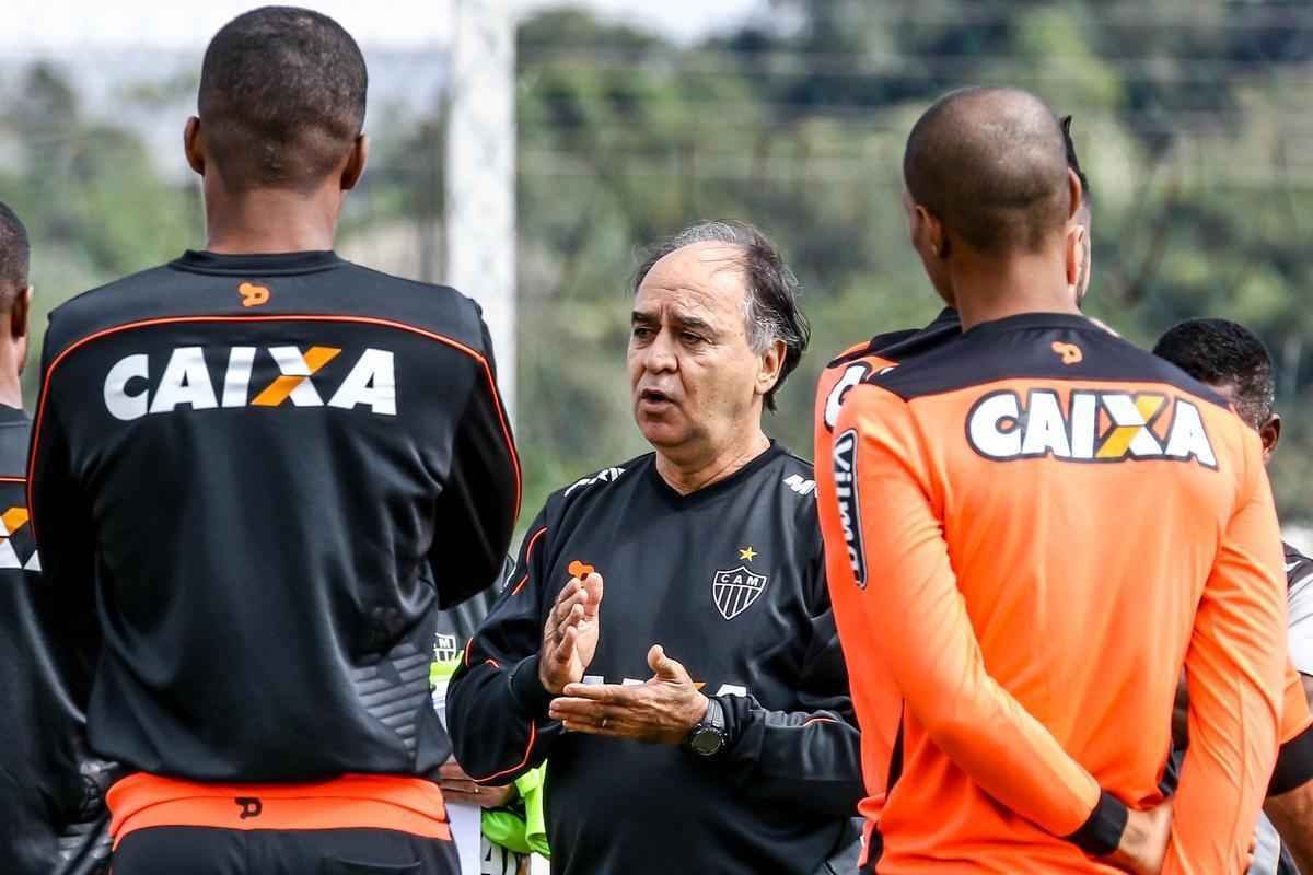 De volta ao Galo aps sete anos, Marcelo Oliveira comanda o primeiro treino no clube (fotos: Bruno Cantini/ Atltico)