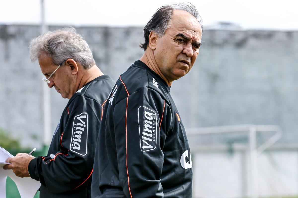 De volta ao Galo aps sete anos, Marcelo Oliveira comanda o primeiro treino no clube (fotos: Bruno Cantini/ Atltico)