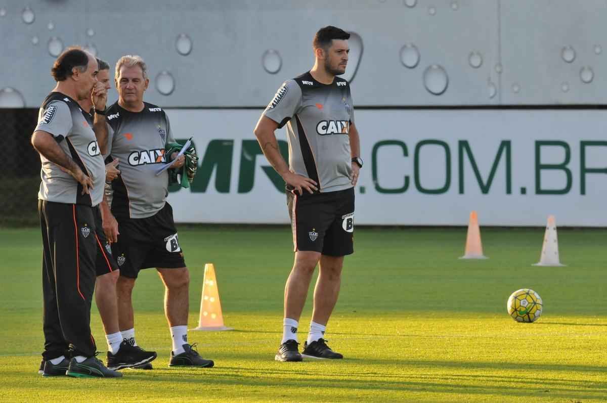 Marcelo Oliveira comandou seu primeiro treino na Cidade do Galo aps a volta ao Atltico
