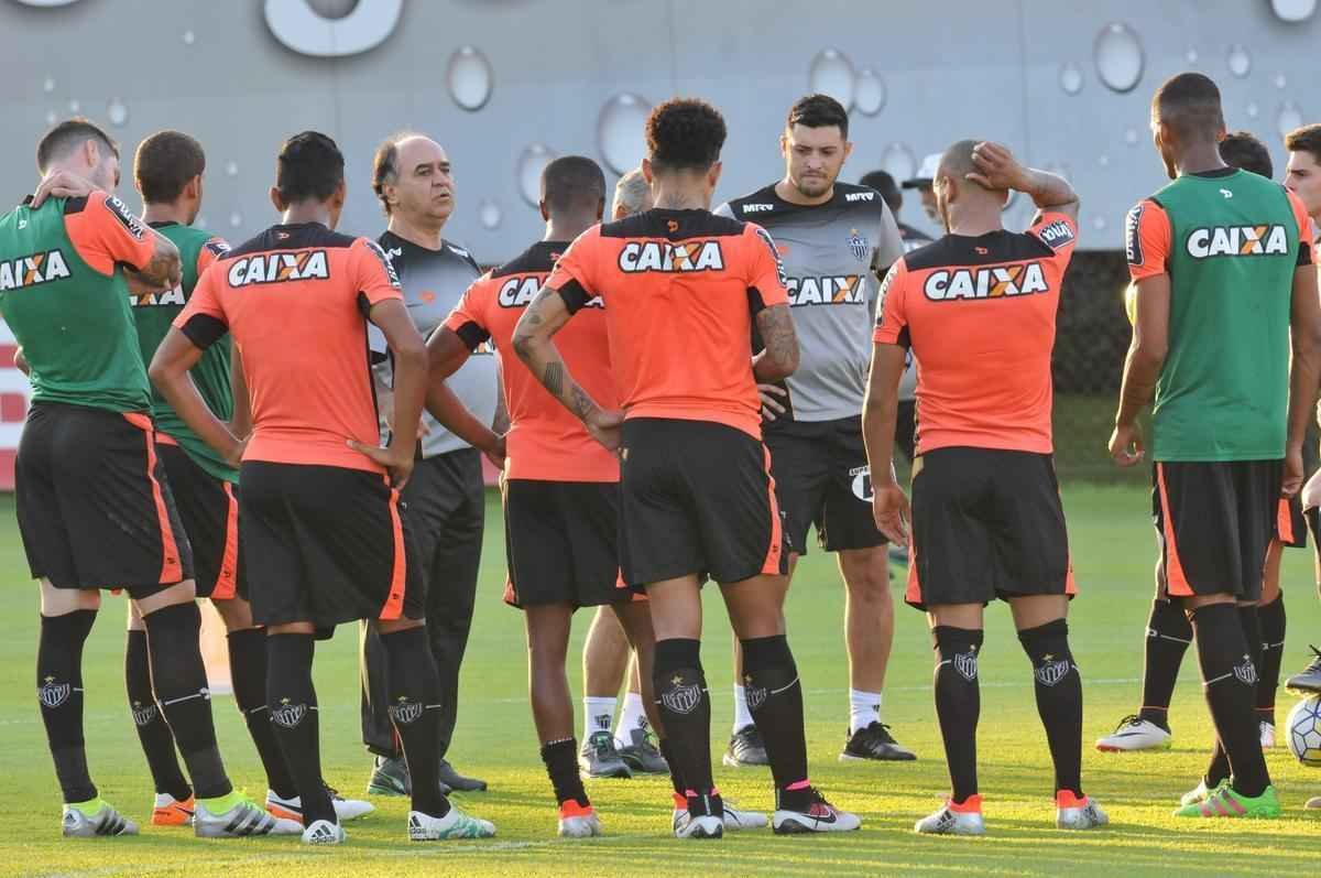 Marcelo Oliveira comandou seu primeiro treino na Cidade do Galo aps a volta ao Atltico