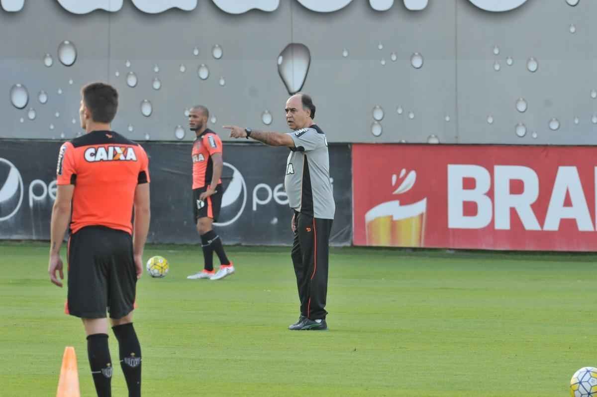 Marcelo Oliveira comandou seu primeiro treino na Cidade do Galo aps voltar ao Atltico