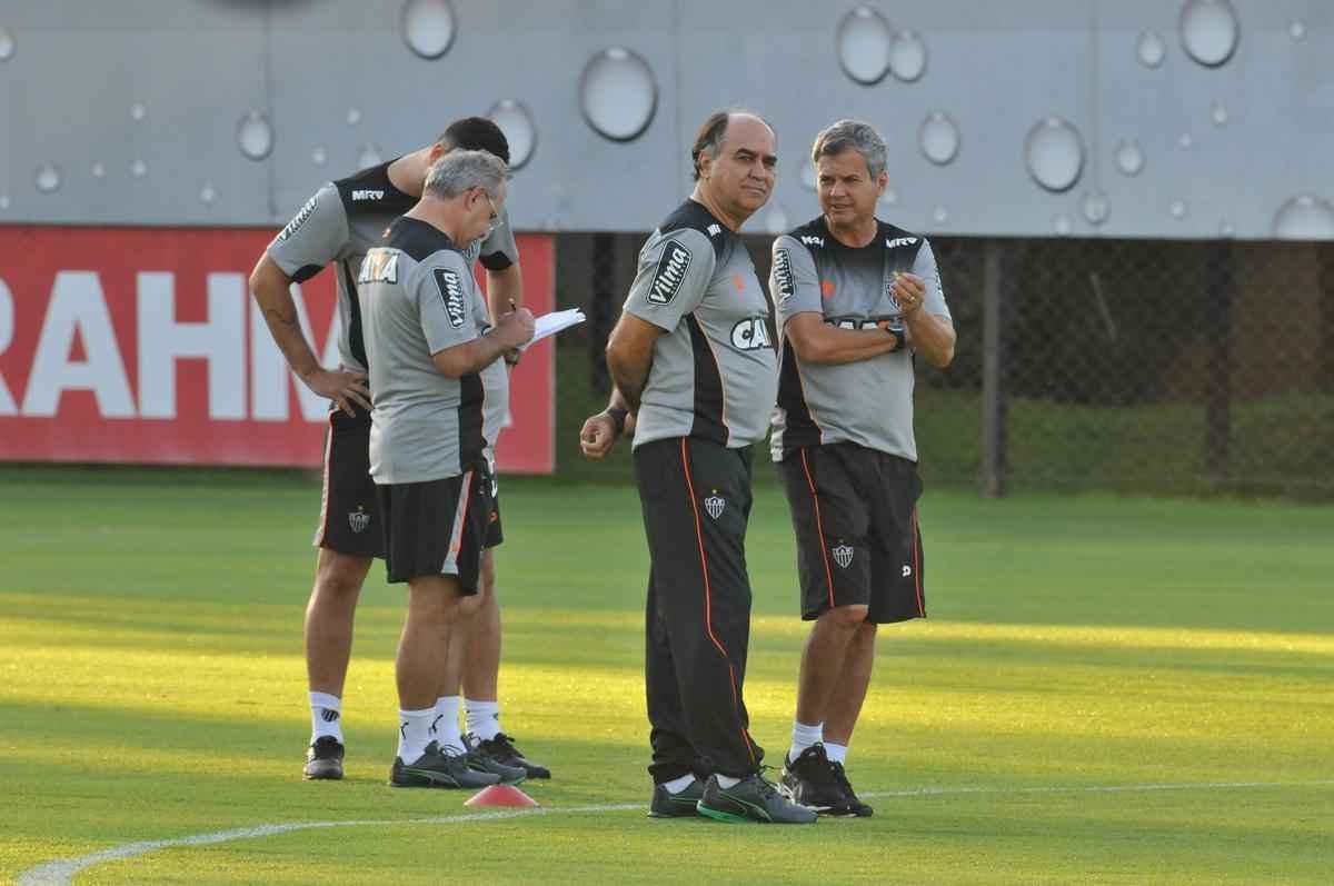 Marcelo Oliveira comandou seu primeiro treino na Cidade do Galo aps voltar ao Atltico