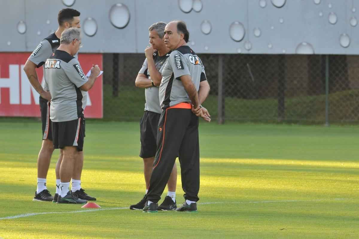 Marcelo Oliveira comandou seu primeiro treino na Cidade do Galo aps voltar ao Atltico