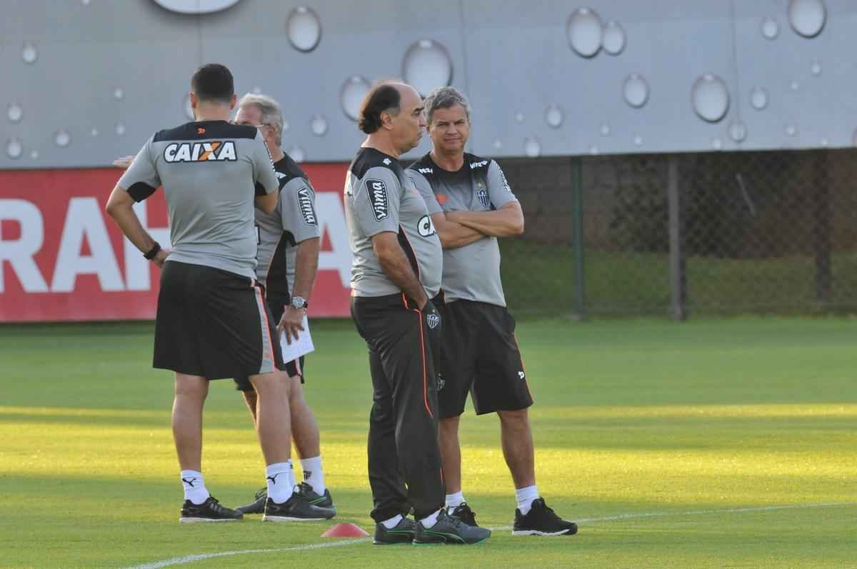 Marcelo Oliveira comandou seu primeiro treino na Cidade do Galo aps voltar ao Atltico