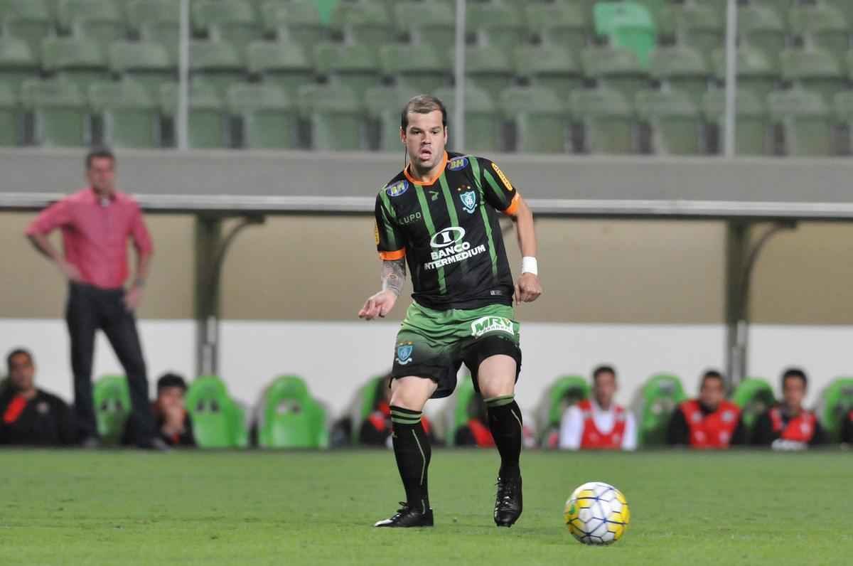 Imagens do jogo entre Amrica e Vitria no Independncia