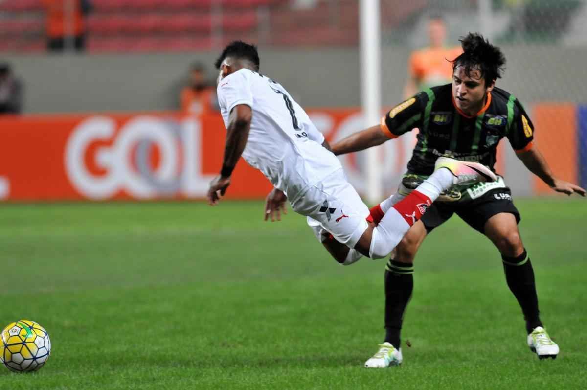 Imagens do jogo entre Amrica e Vitria no Independncia