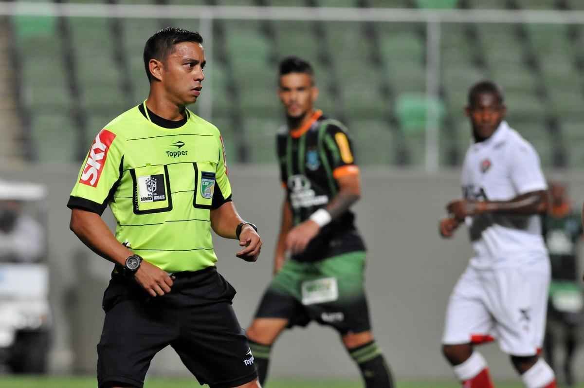 Imagens do jogo entre Amrica e Vitria no Independncia