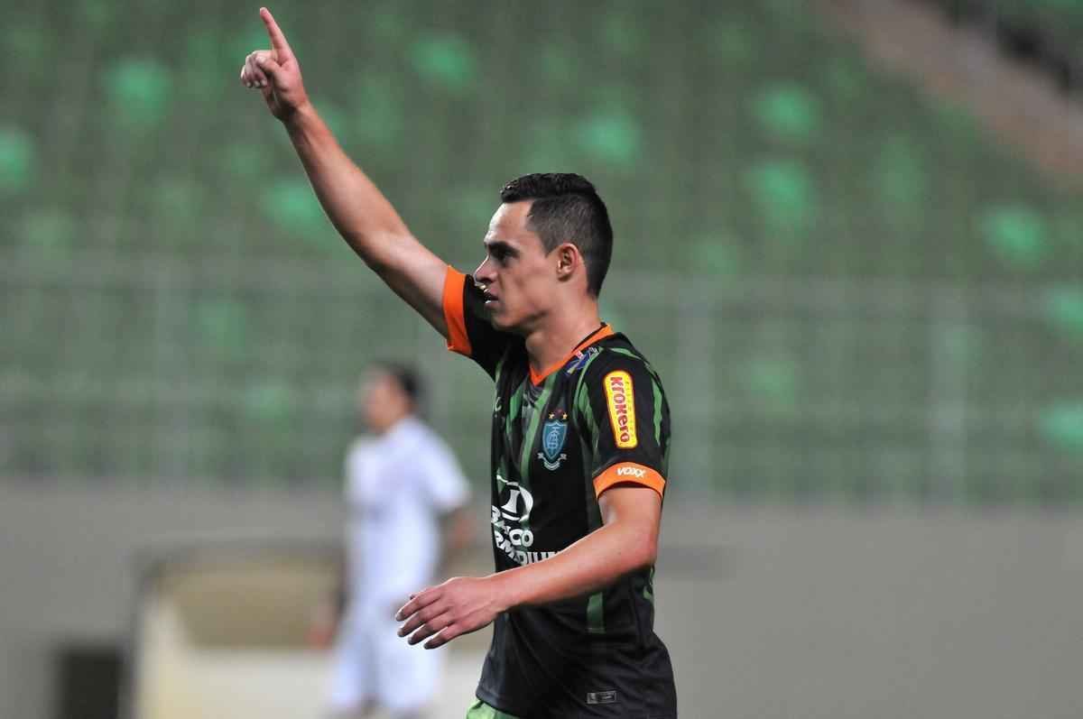 Imagens do jogo entre Amrica e Vitria no Independncia