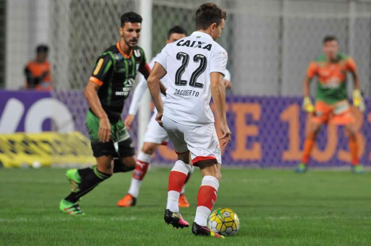 Imagens do jogo entre Amrica e Vitria no Independncia