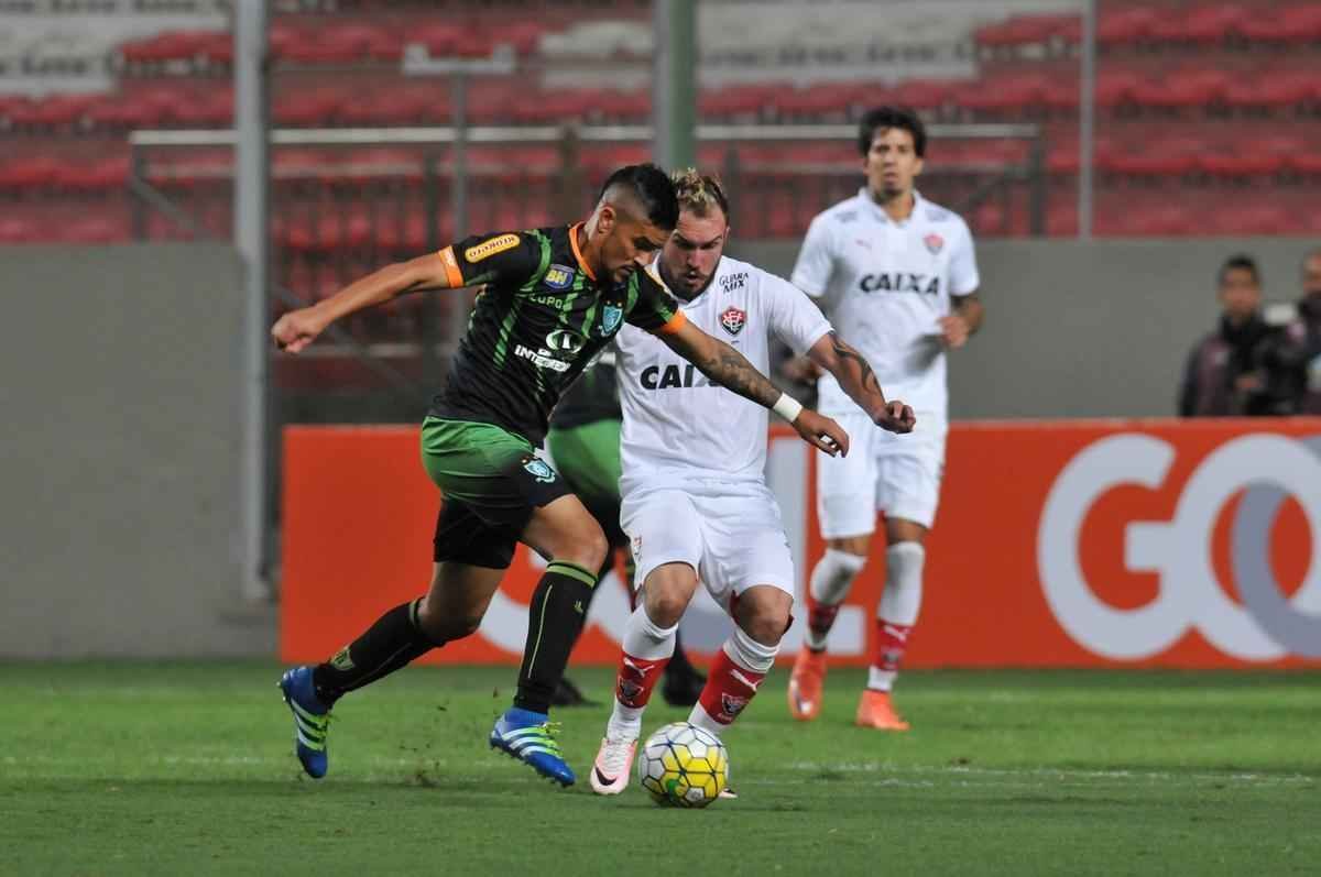 Imagens do jogo entre Amrica e Vitria no Independncia