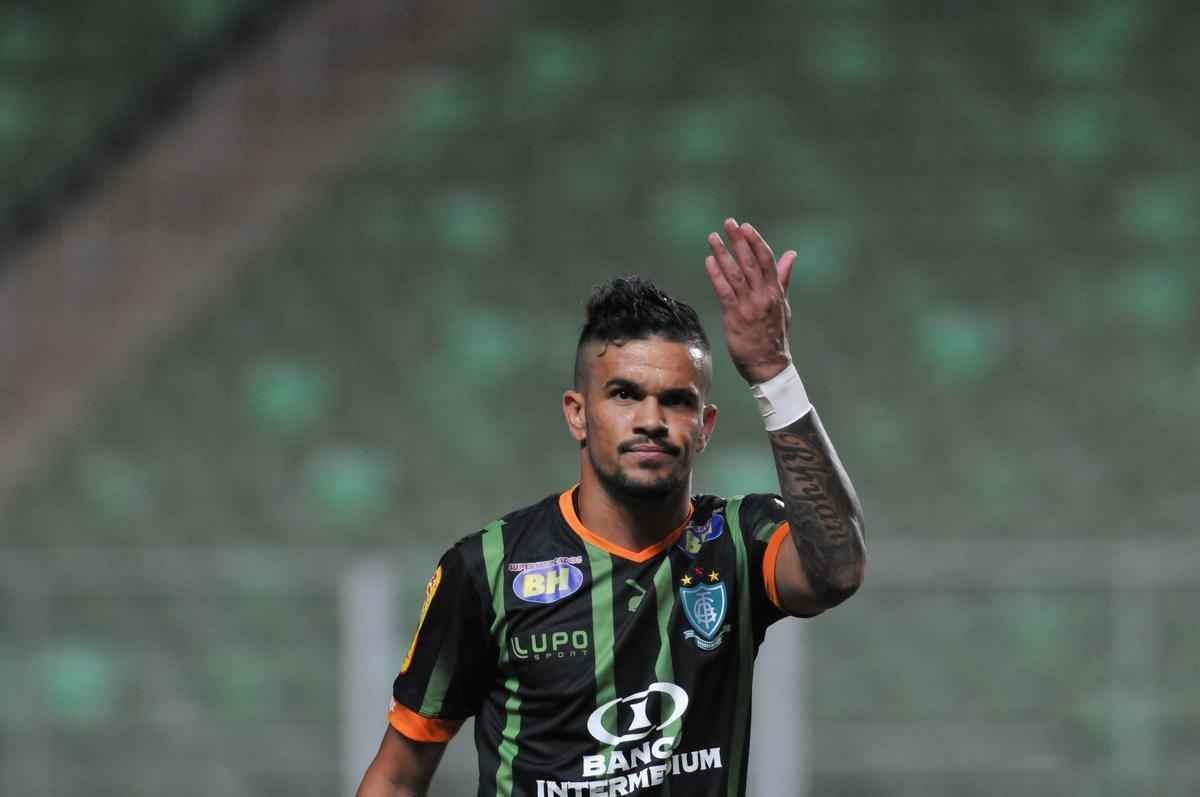 Imagens do jogo entre Amrica e Vitria no Independncia