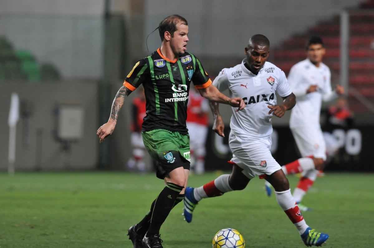 Imagens do jogo entre Amrica e Vitria no Independncia