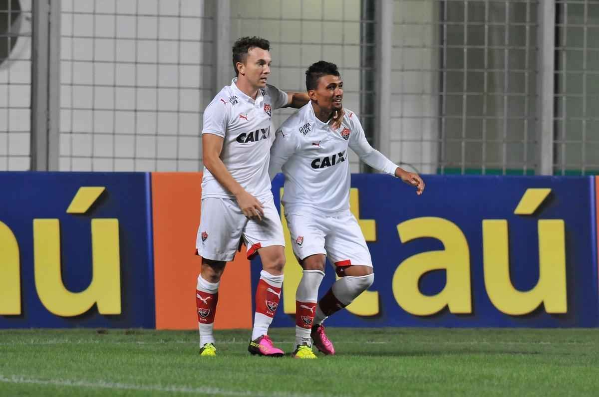 Imagens do jogo entre Amrica e Vitria no Independncia