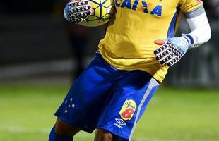 Confira imagens da partida entre Santa Cruz e Cruzeiro, pela 3 rodada do Brasileiro 2016