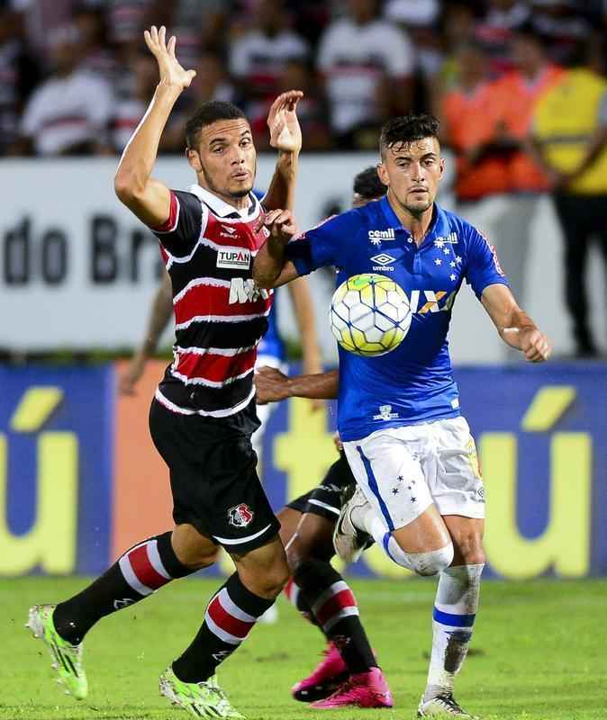 Confira imagens da partida entre Santa Cruz e Cruzeiro, pela 3 rodada do Brasileiro 2016