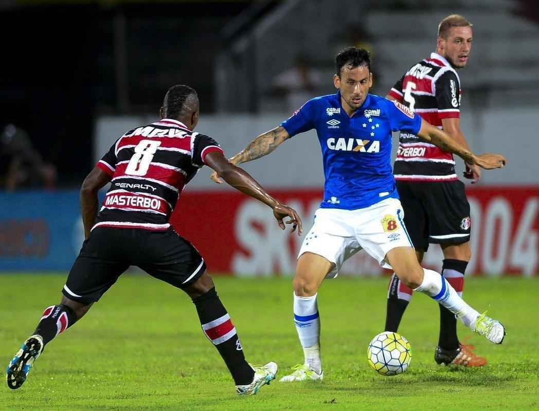 Confira imagens da partida entre Santa Cruz e Cruzeiro, pela 3 rodada do Brasileiro 2016