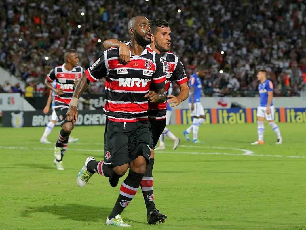 Confira imagens da partida entre Santa Cruz e Cruzeiro, pela 3 rodada do Brasileiro 2016