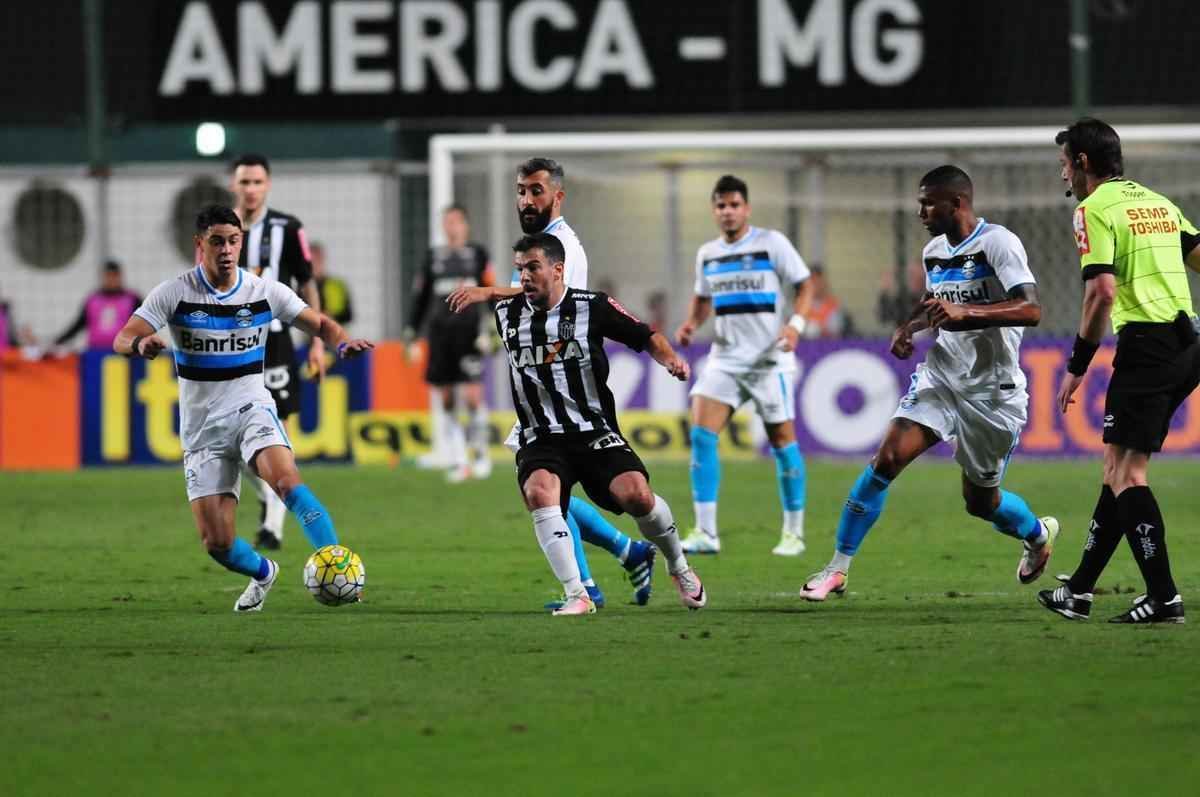 Galo perdeu por 3 a 0 para o Tricolor Gacho, nesta quinta-feira, no Independncia