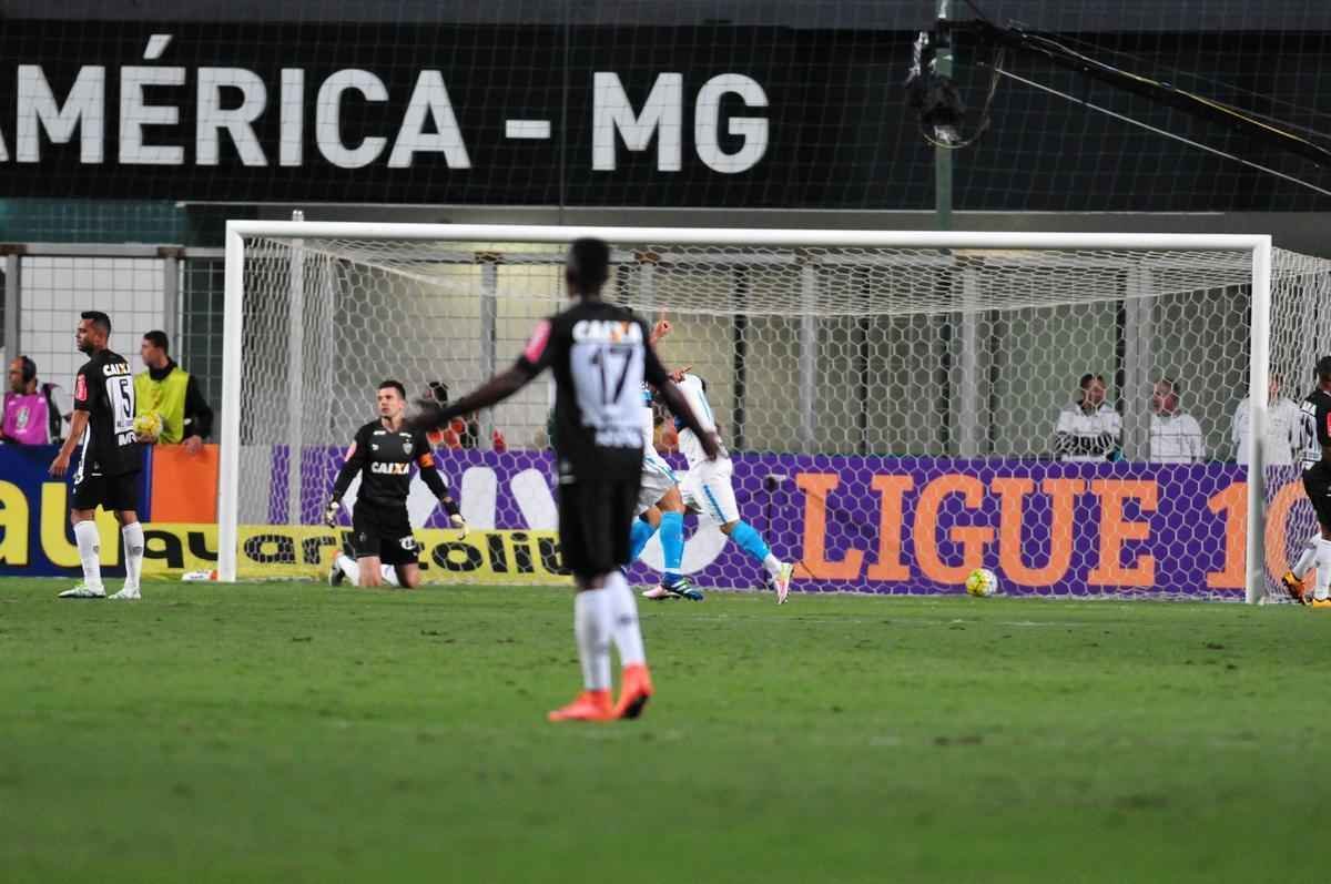 Galo perdeu por 3 a 0 para o Tricolor Gacho, nesta quinta-feira, no Independncia