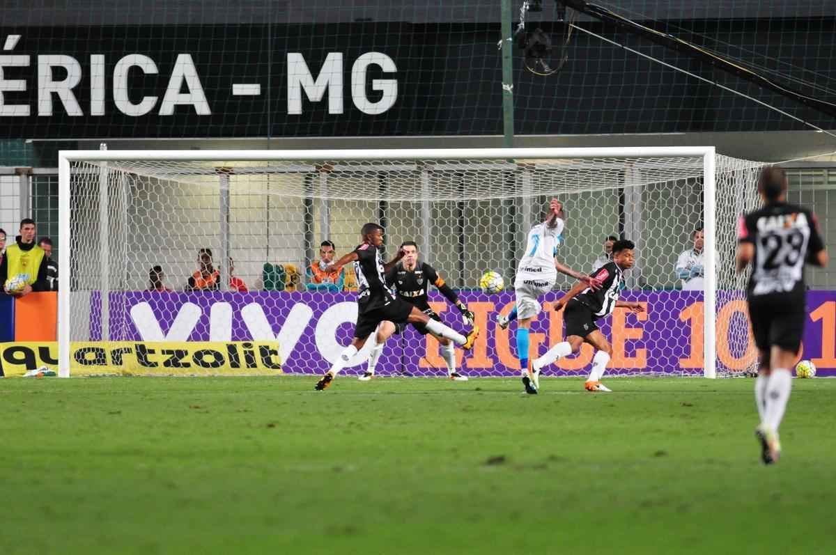 Galo perdeu por 3 a 0 para o Tricolor Gacho, nesta quinta-feira, no Independncia