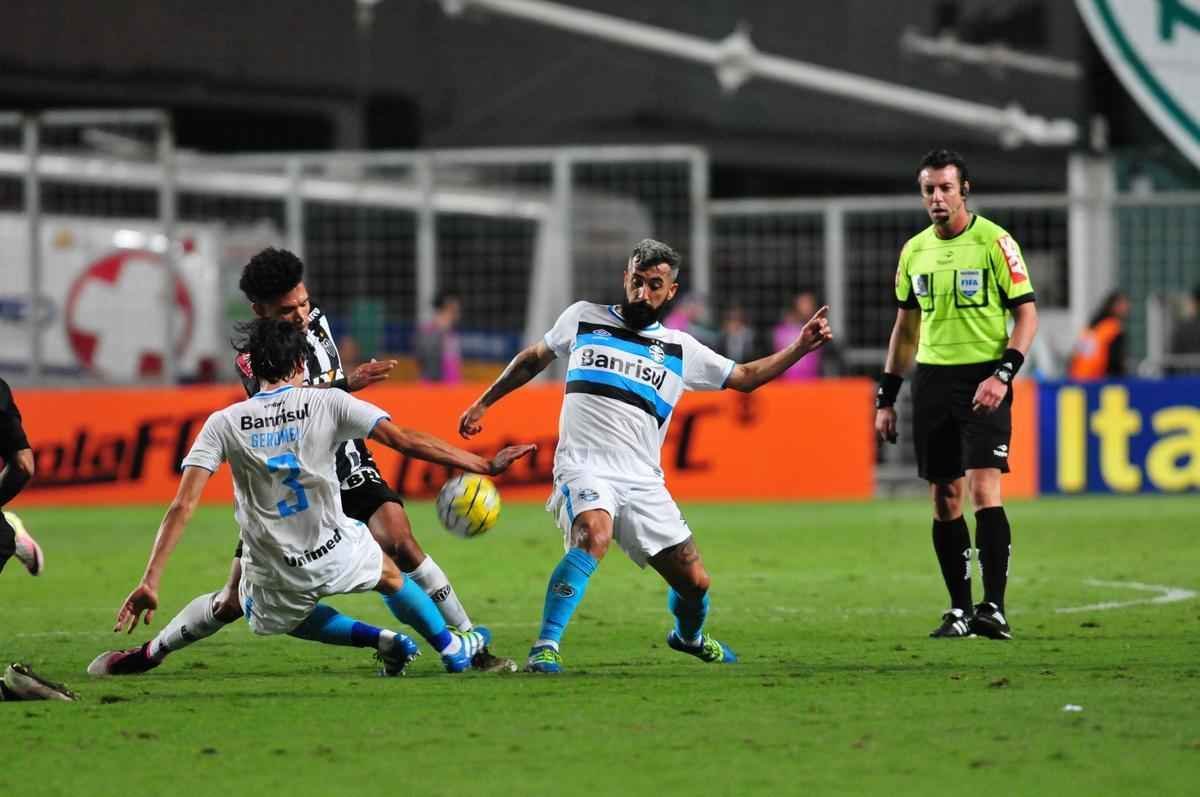 Galo perdeu por 3 a 0 para o Tricolor Gacho, nesta quinta-feira, no Independncia