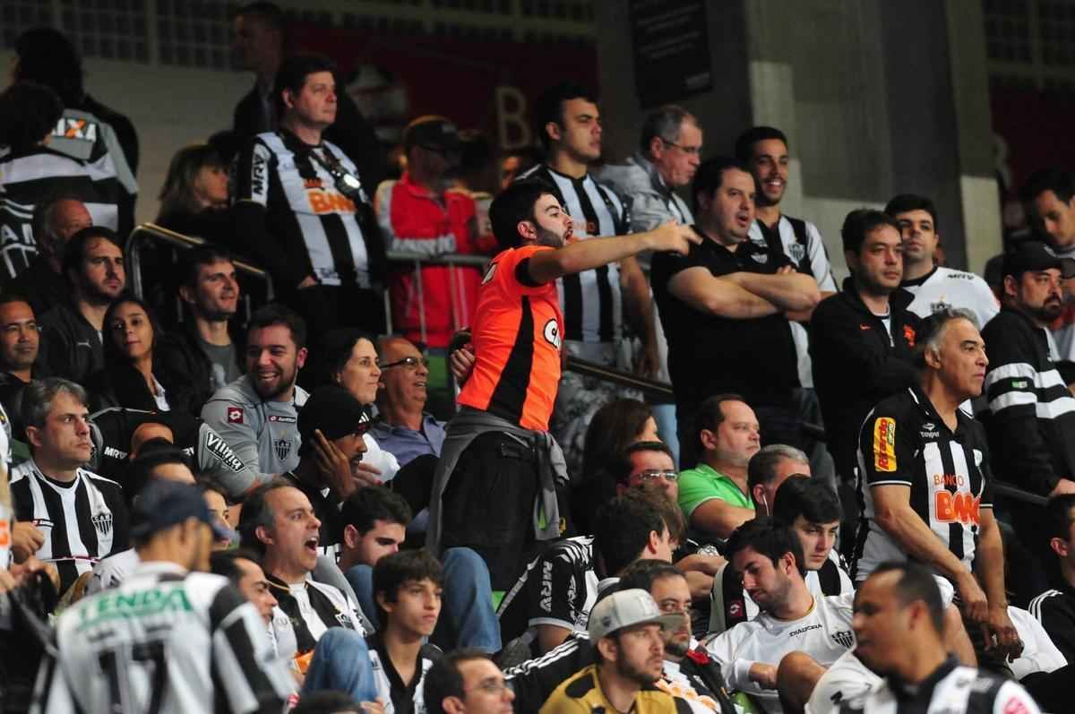 Galo perdeu por 3 a 0 para o Tricolor Gacho, nesta quinta-feira, no Independncia