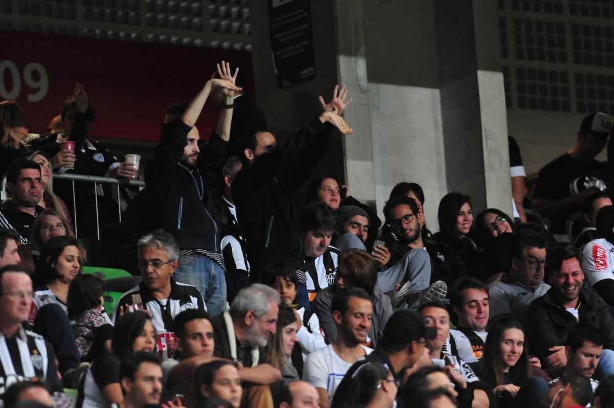 Galo perdeu por 3 a 0 para o Tricolor Gacho, nesta quinta-feira, no Independncia