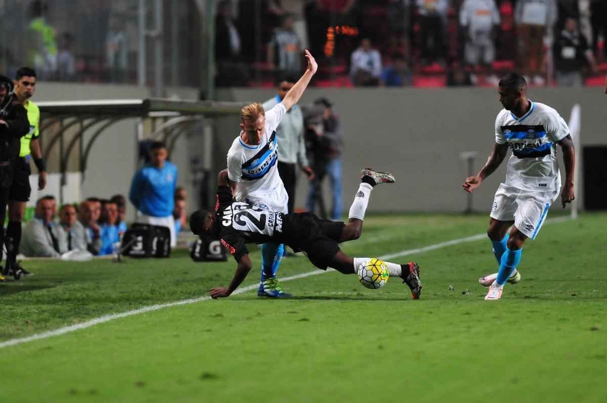 Galo perdeu por 3 a 0 para o Tricolor Gacho, nesta quinta-feira, no Independncia