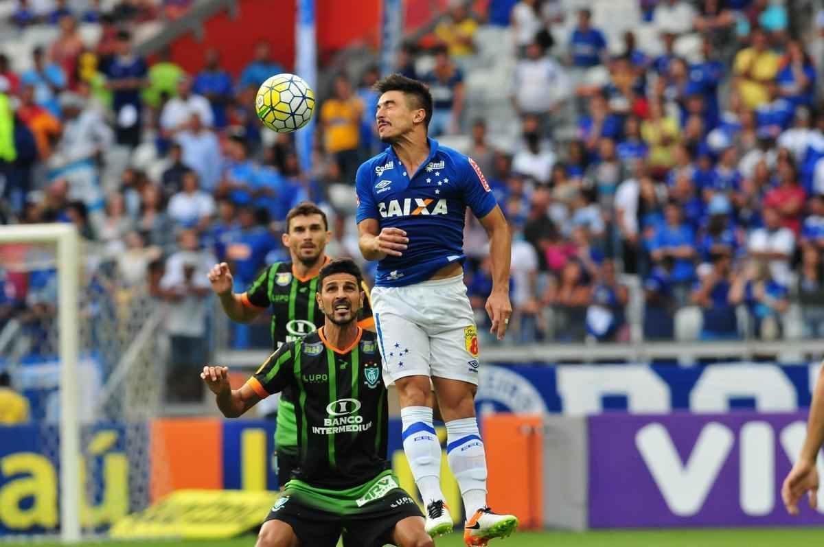 Imagens do jogo entre Cruzeiro e Amrica, pela 4 rodada da Srie A, no Mineiro