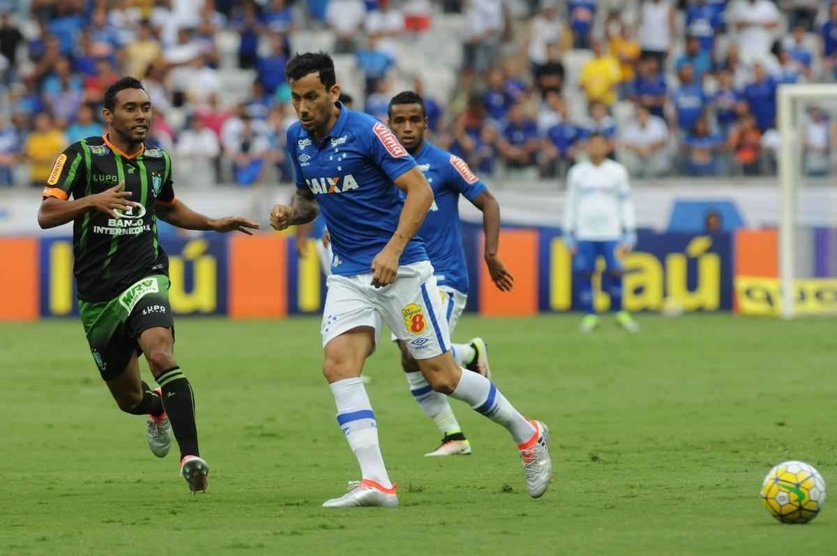 Imagens do jogo entre Cruzeiro e Amrica, pela 4 rodada da Srie A, no Mineiro