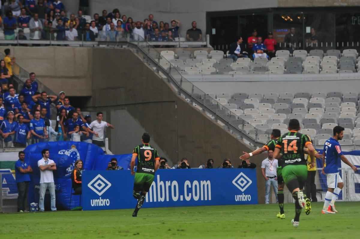 Victor Rangel abriu o placar para o Amrica no clssico