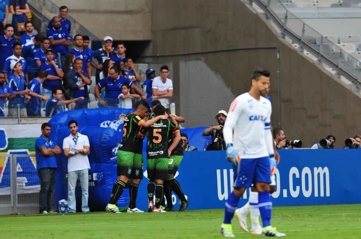 Imagens do jogo entre Cruzeiro e Amrica, pela 4 rodada da Srie A, no Mineiro